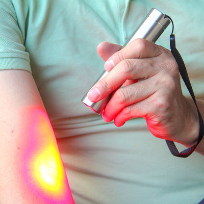 comprare Di nanometro combinato 3 luce rossa 660 della torcia di terapia dell'occhio di luce rossa di colore 9W fabbricazione online