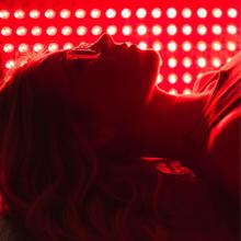 lega di alluminio del dispositivo di terapia della luce di vicino infrarosso LED di Ues della casa 600W 2